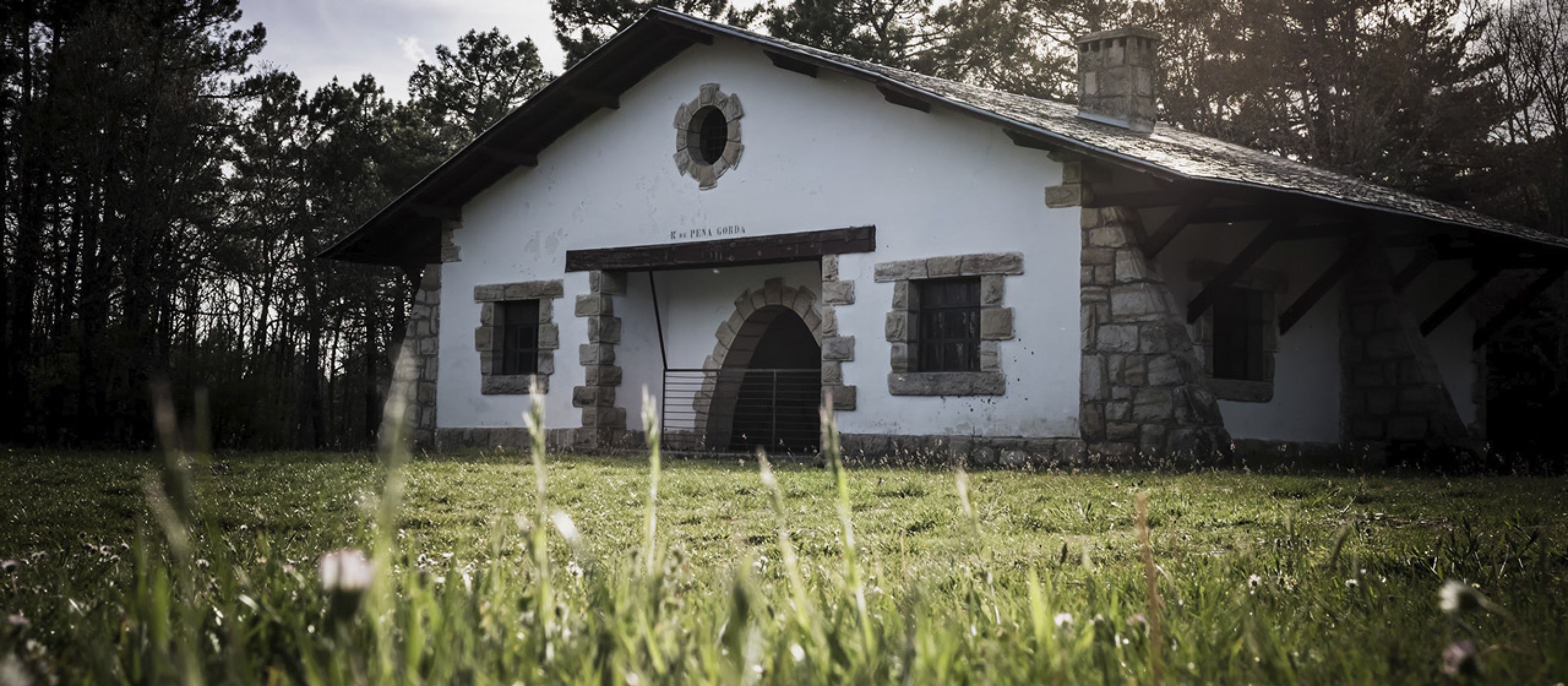Fachada Casa Rural El Sastre, Navaleno (Soria)